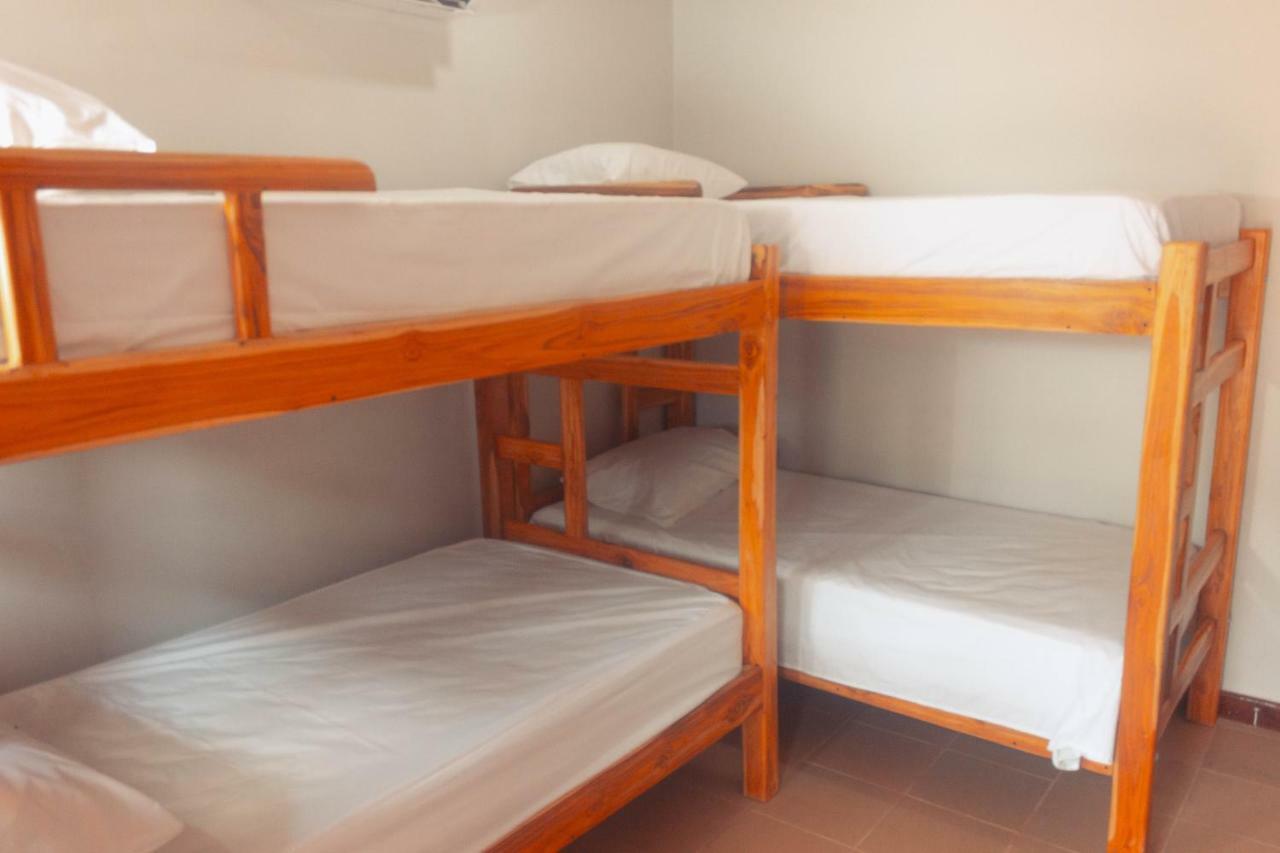 Hostal Aurora, Smith Lodging Таганга Экстерьер фото